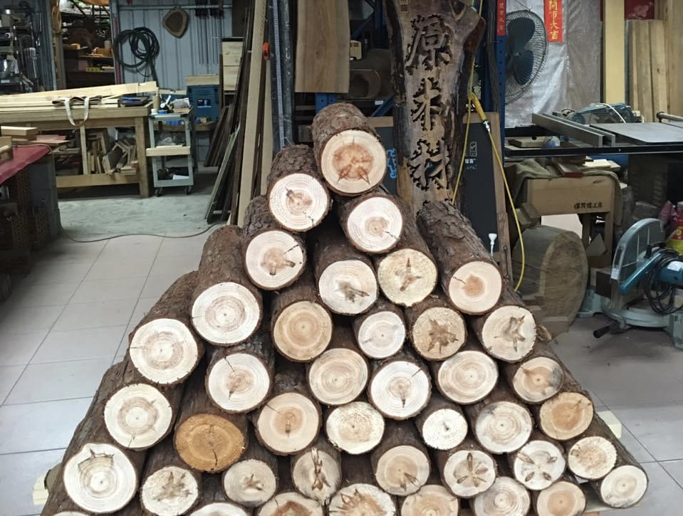 原木材料diy木工坊店內